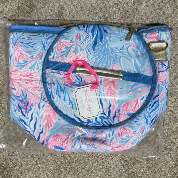 NWT Lilly Pulitzer Beach Cooler Kaleidoscope Coral - Picture 2 of 3